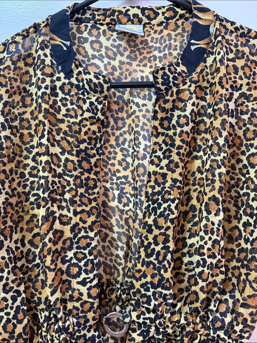 Rima. Leopard Print Tunic with Leopard 🐆 or Cheetah Border. NWOT. Size Small - Picture 2 of 6
